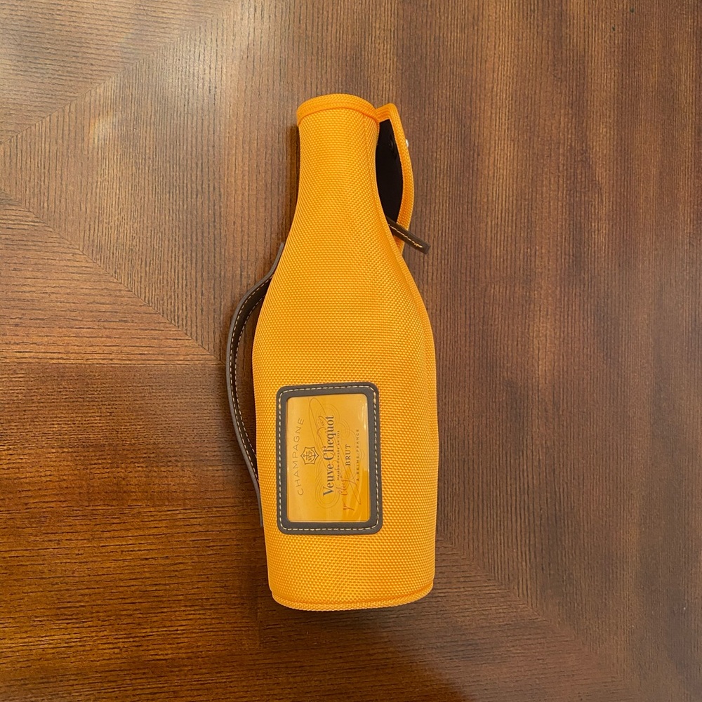 COPY - Veuve Clicquot insulated sleeve